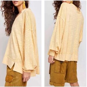 We The Free People Vega Long Sleeve Oversized Boxy Top, raw edges, size XS, EUC!